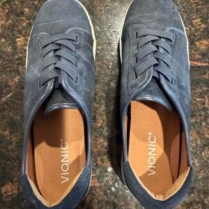 Blue vionic suede shoes